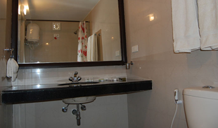 Apple Valley_Honey Moon Suite